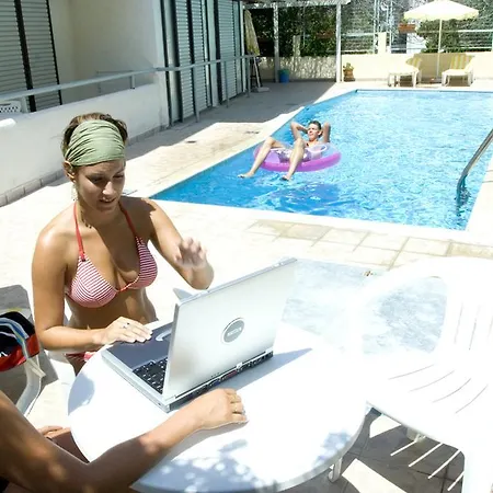 Esperides Aparthotel