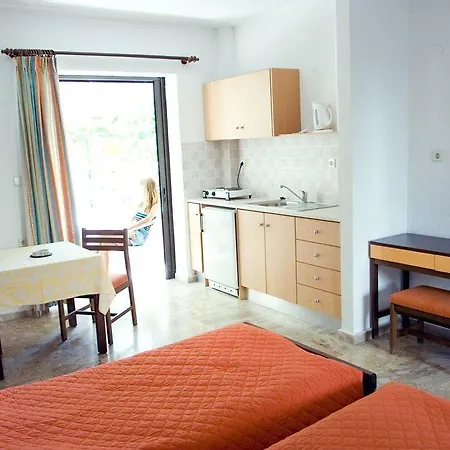 Ξενοδοχείο με διαμερίσματα εσπερίδες 2*