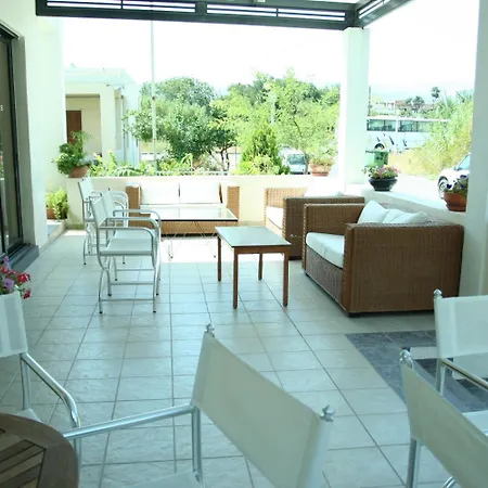 Ξενοδοχείο με διαμερίσματα εσπερίδες 2*